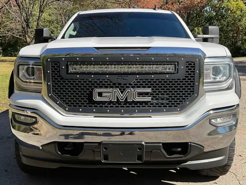 2017 GMC Sierra 1500 SLE Z71 — photo 4 of 8