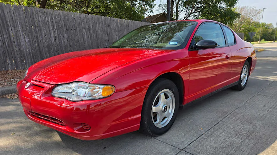 Red 2005 Chevrolet Monte Carlo