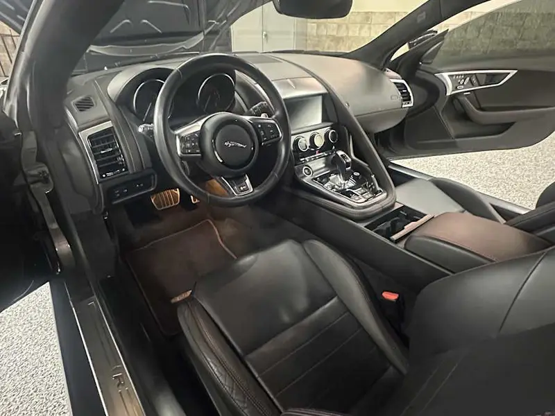 2020 Jaguar F Type R — photo 8 of 8