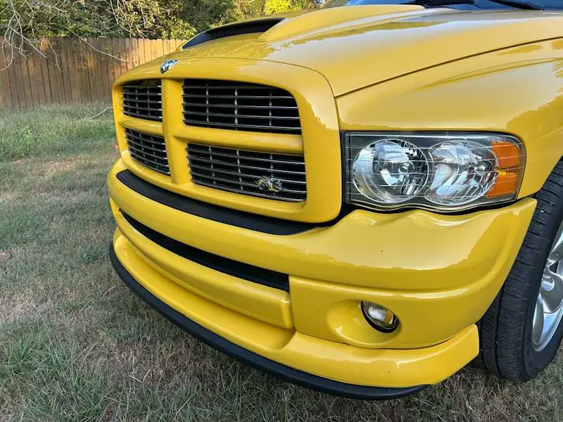 2005 Dodge Ram 1500 Rumble Bee — photo 2 of 8
