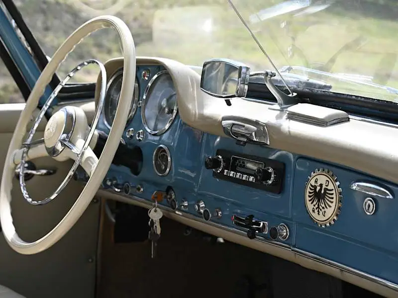 1962 Mercedes-Benz 190SL — photo 7 of 8