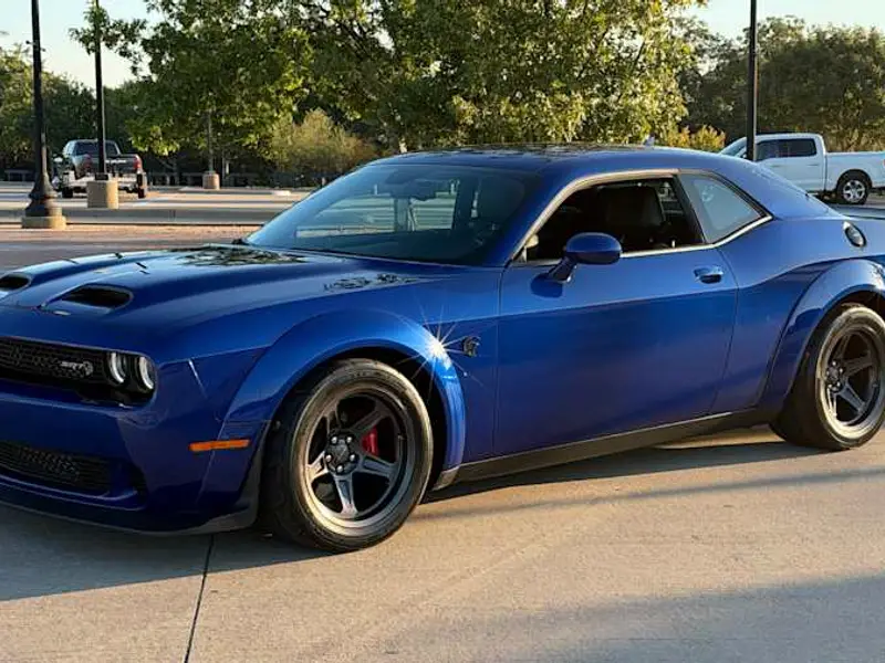 2020 Dodge Challenger SRT — photo 1 of 8