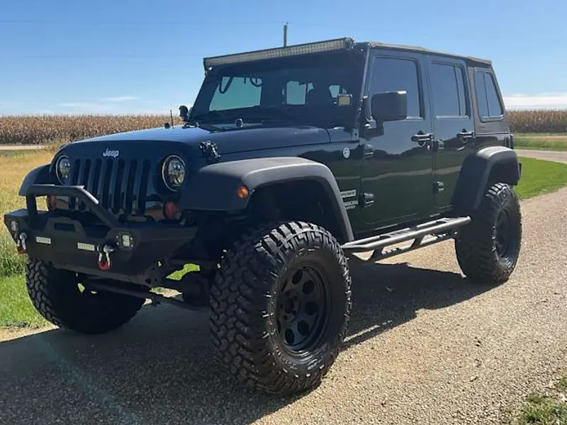 2013 Jeep Wrangler Unlimited Sport — photo 1 of 8