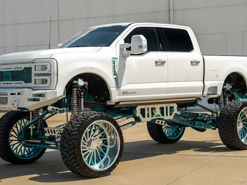 2024 Ford F-250 Custom — photo 1 of 8