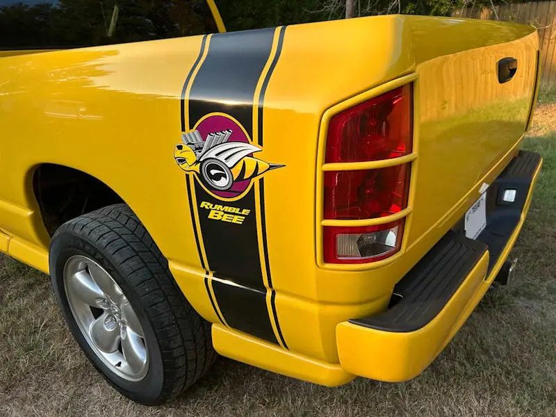 2005 Dodge Ram 1500 Rumble Bee — photo 3 of 8