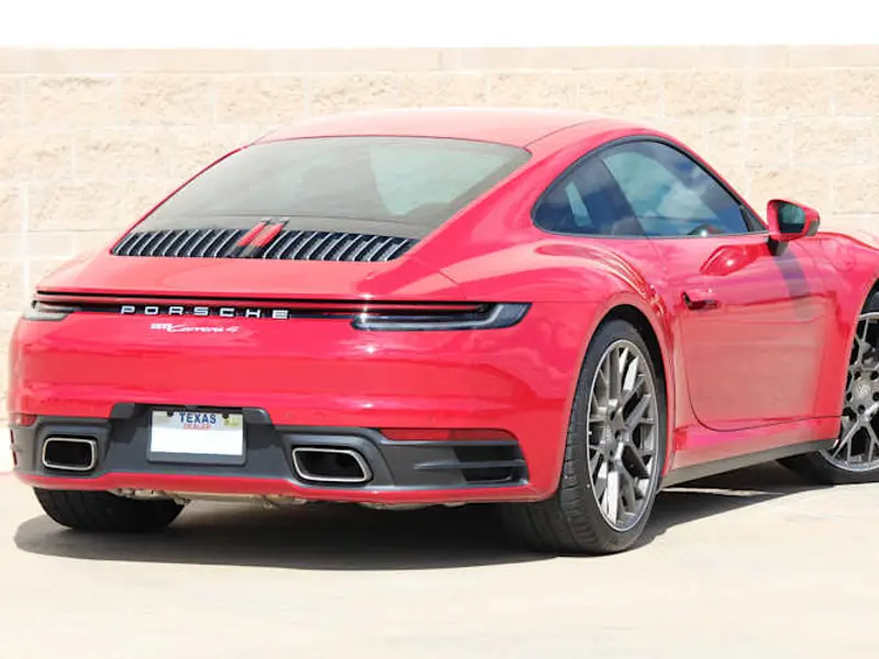 2023 Porsche 911 Carrera 4 — photo 6 of 8
