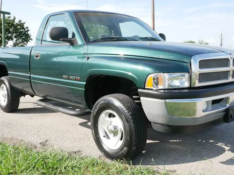 2000 Dodge Ram 1500 — photo 1 of 8