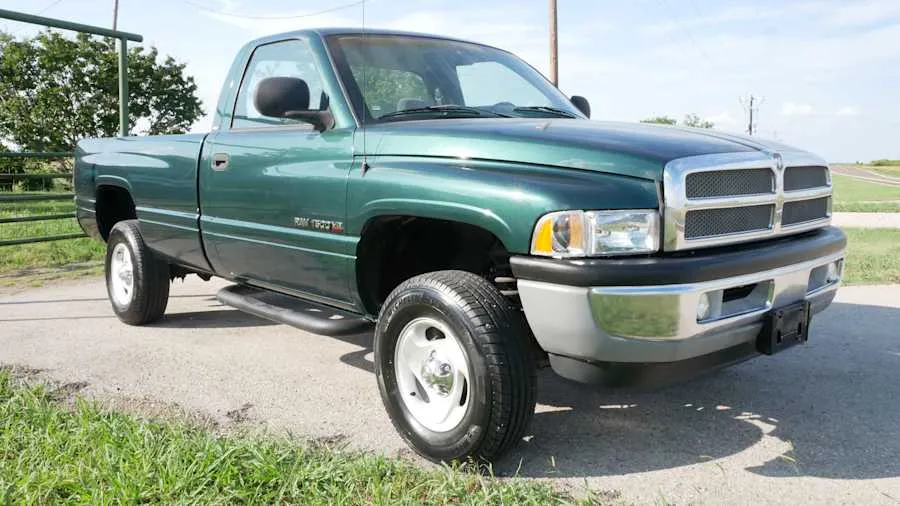 Green 2000 Dodge Ram 1500
