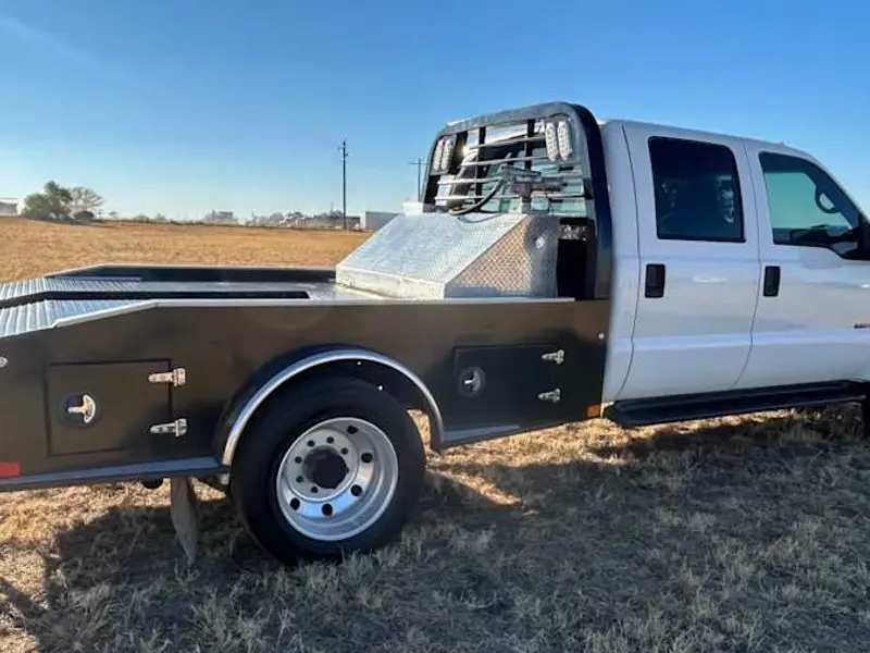 2000 Ford F-550 Lariat — photo 3 of 8