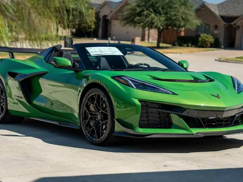 2027 Chevrolet Corvette ZR1X 3LZ — photo 1 of 8
