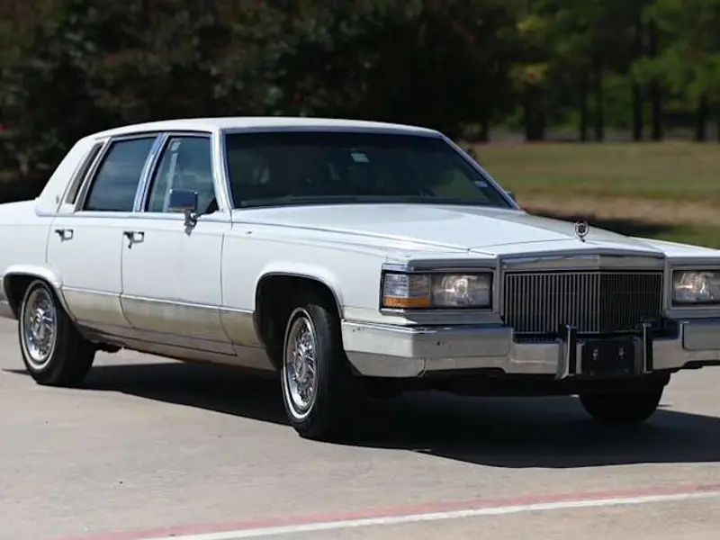 1991 Cadillac Brougham d'Elegance — photo 6 of 8