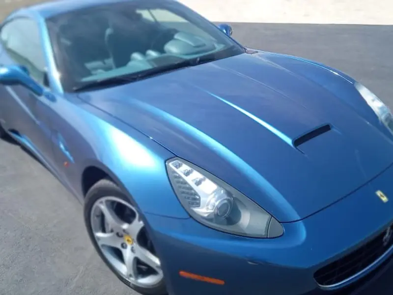 2011 Ferrari California — photo 7 of 8