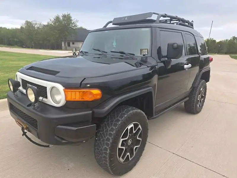 2007 Toyota FJ Cruiser — photo 1 of 8