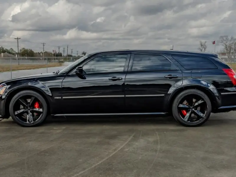 2007 Dodge Magnum SRT-8 — photo 2 of 8