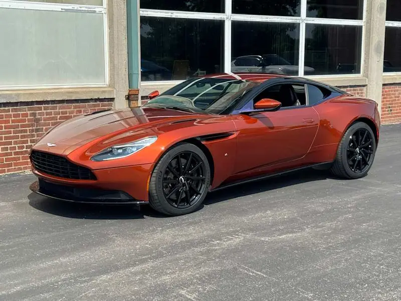 2017 Aston Martin DB11 — photo 1 of 8