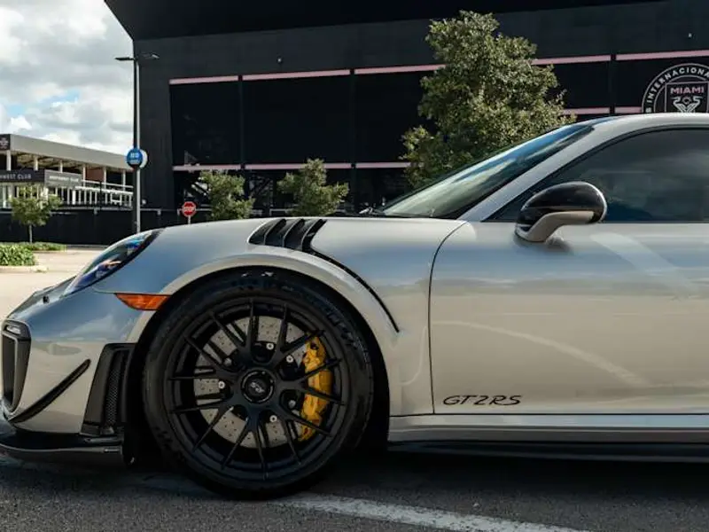 2018 Porsche 911 GT2 RS — photo 7 of 8