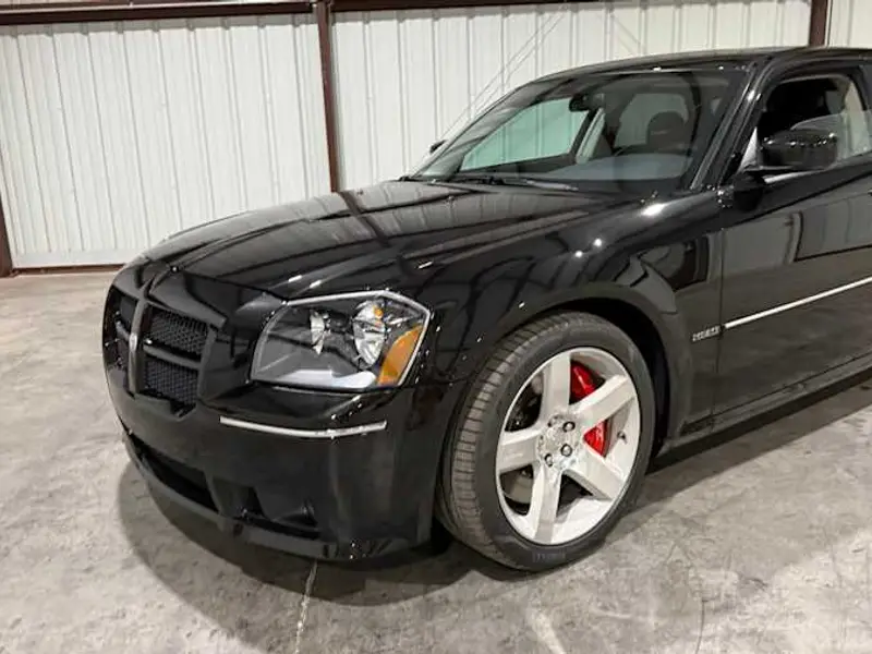 2006 Dodge Magnum SRT-8 — photo 8 of 8
