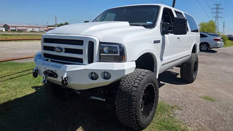 Platinum White 2004 Ford Excursion Limited