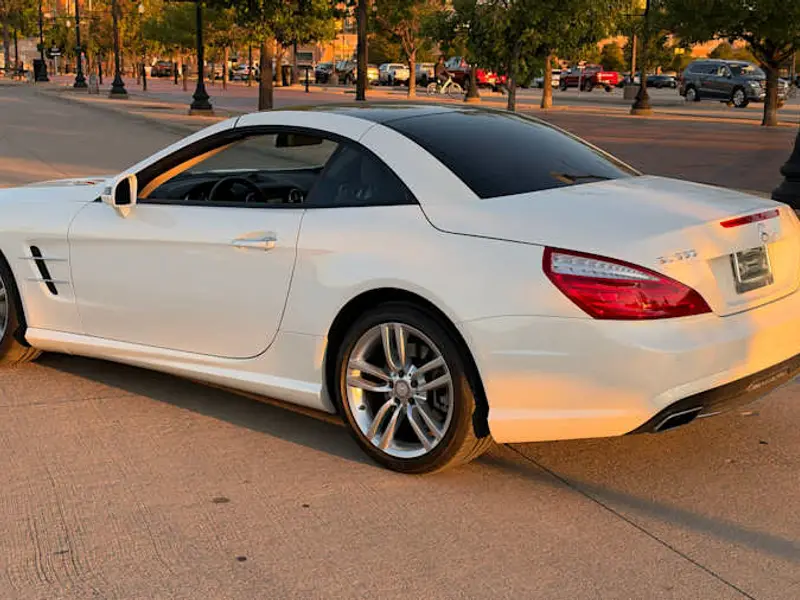 2015 Mercedes-Benz SL550 — photo 6 of 8