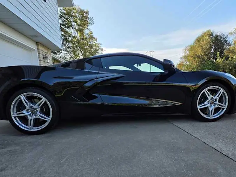 2022 Chevrolet Corvette 2LT — photo 2 of 8