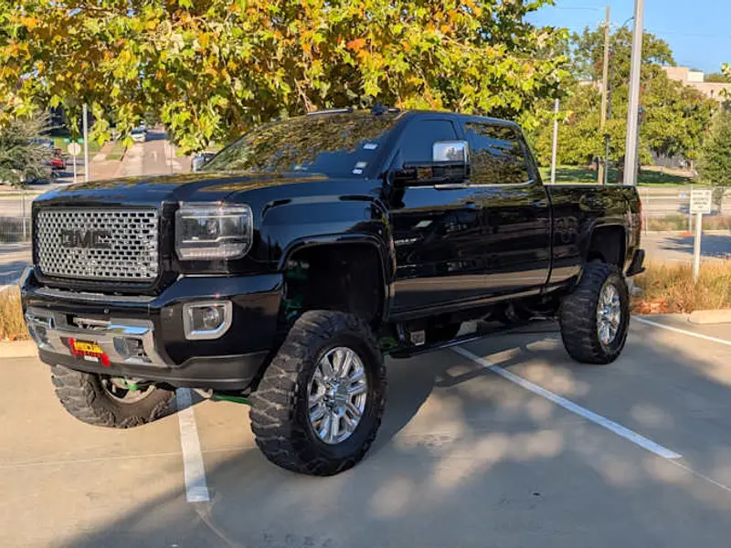 2015 GMC Sierra 2500HD Denali — photo 1 of 8
