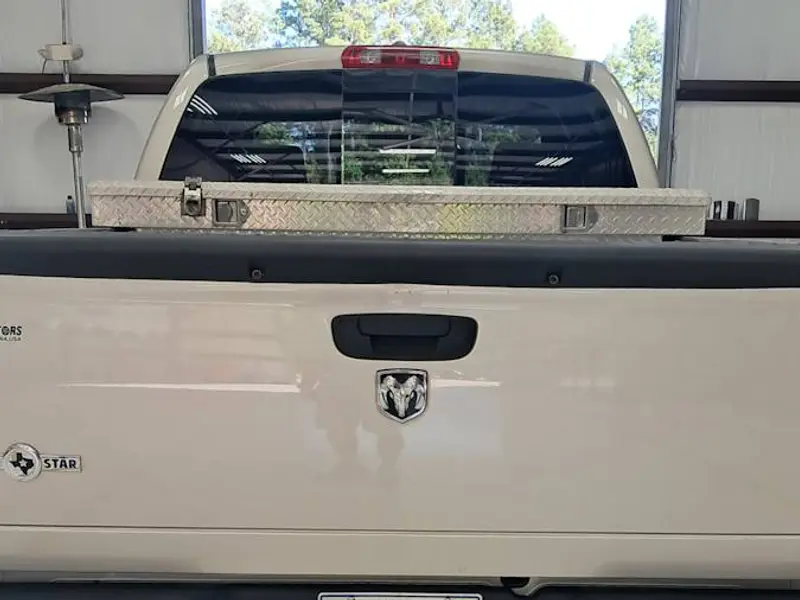 2008 Dodge Ram 1500 — photo 4 of 8
