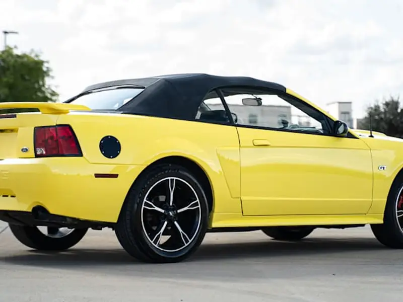 2002 Ford Mustang GT — photo 3 of 8