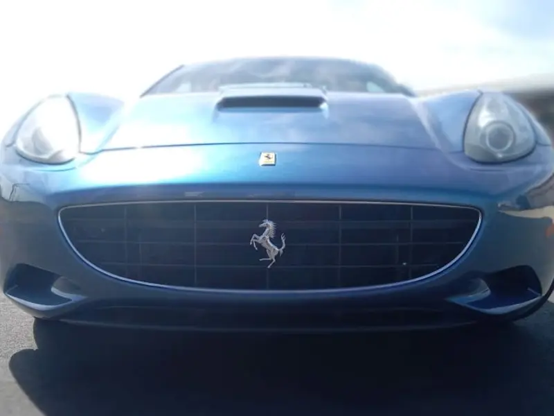 2011 Ferrari California — photo 4 of 8