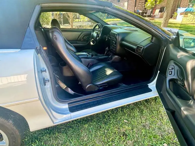 2002 Chevrolet Camaro SS — photo 8 of 8