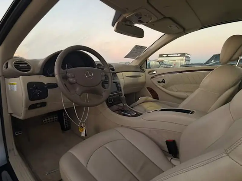 2008 Mercedes-Benz CLK350 — photo 5 of 8