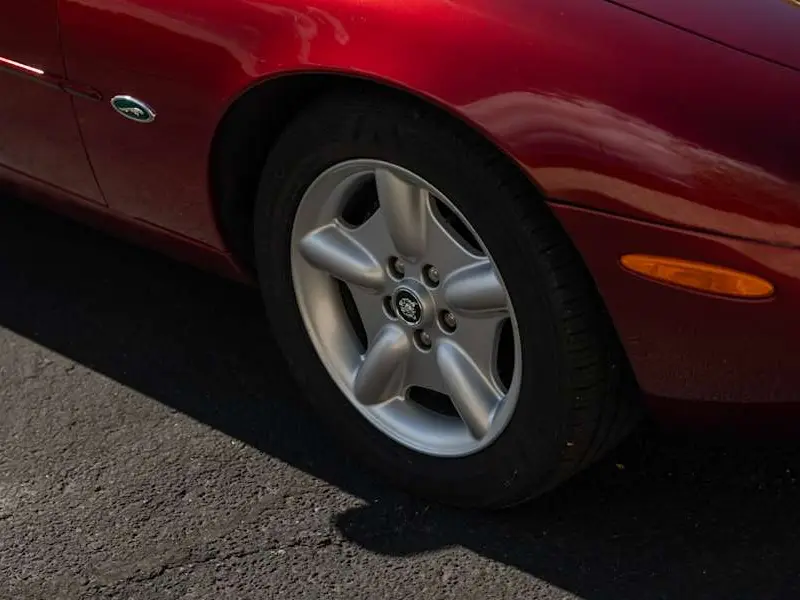 1997 Jaguar XK8 — photo 7 of 8