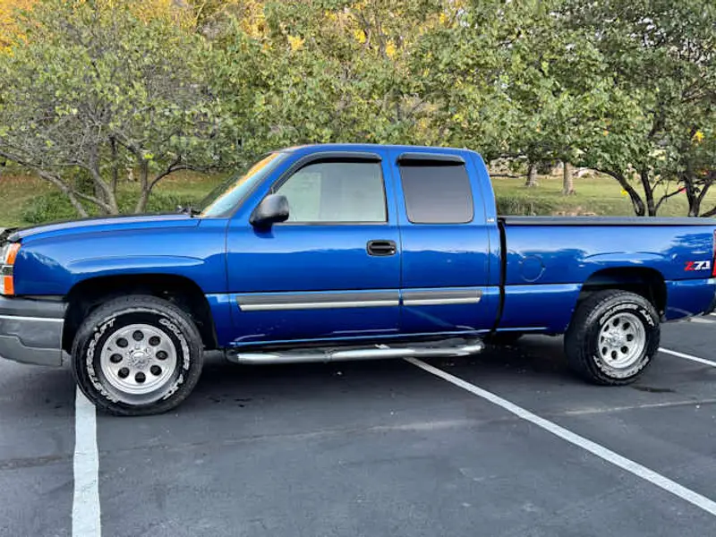 2003 Chevrolet Silverado LT — photo 6 of 8