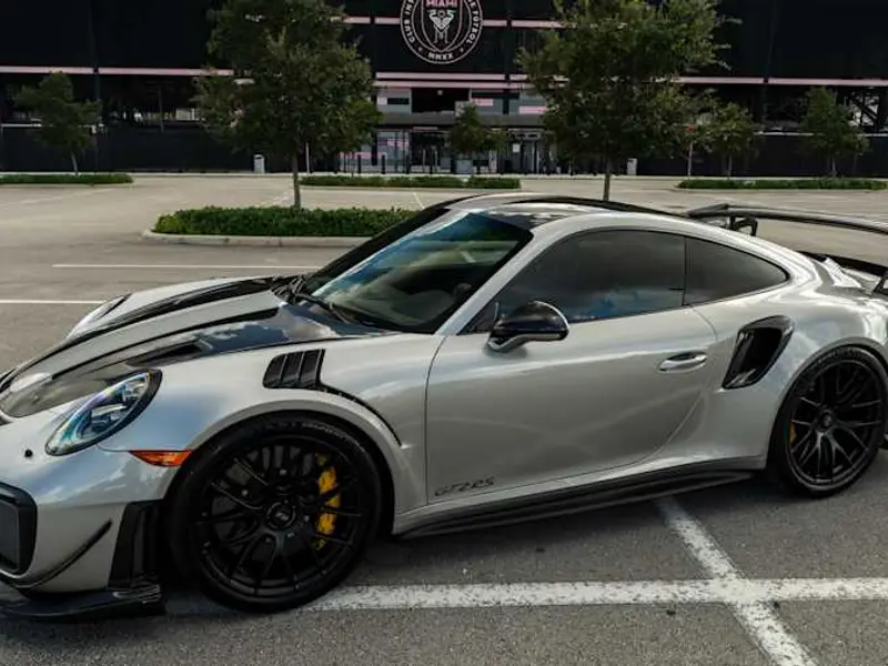 2018 Porsche 911 GT2 RS — photo 1 of 8
