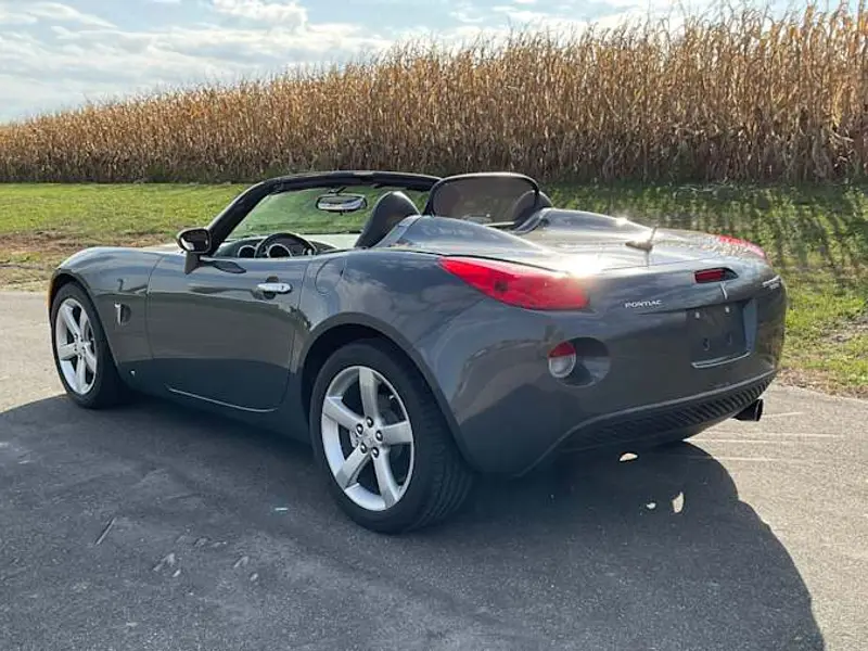2008 Pontiac Solstice — photo 3 of 8