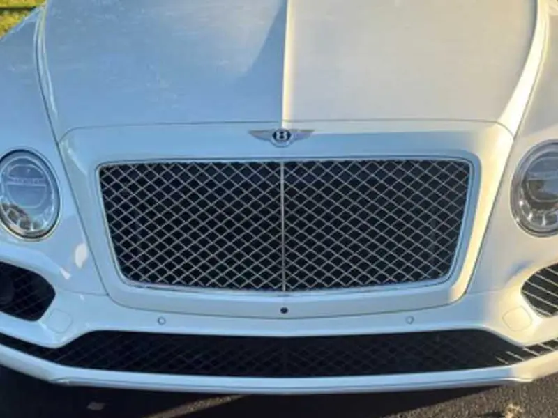 2018 Bentley Bentayga — photo 3 of 5
