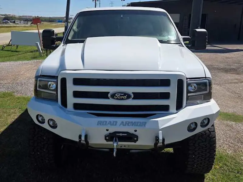 2004 Ford Excursion Limited — photo 3 of 8