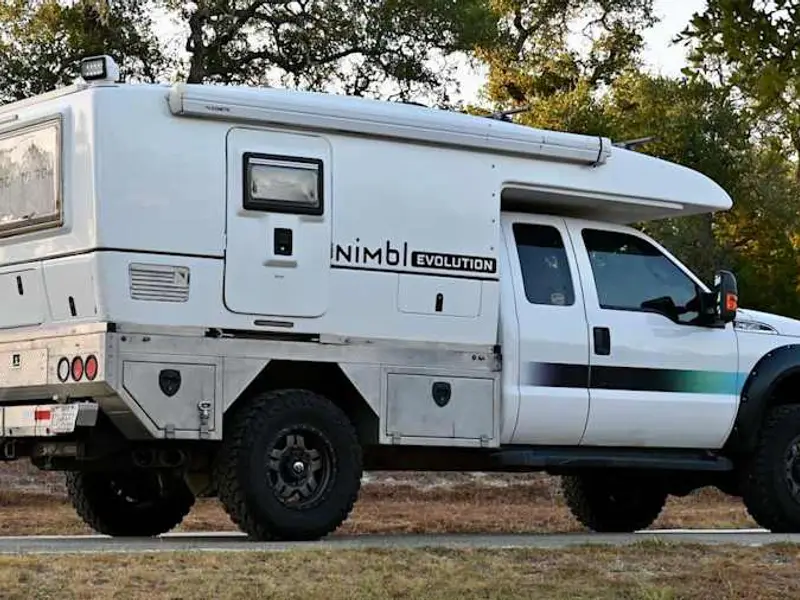 2016 Ford F-350 XP Camper — photo 5 of 8