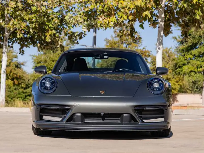 2024 Porsche 911 Carrera 4 GTS — photo 4 of 8