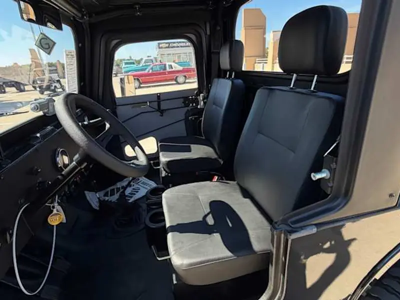 2023 Mahindra Roxor — photo 5 of 6