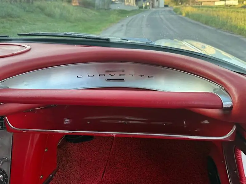 1961 Chevrolet Corvette — photo 7 of 8