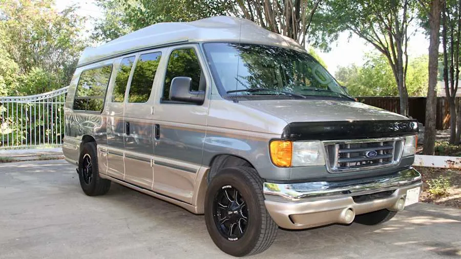 Champagne 2006 Ford E-350 Regency High Top