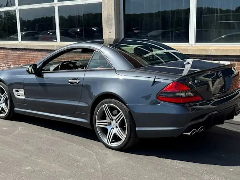 2011 Mercedes-Benz SL63 AMG — photo 6 of 8