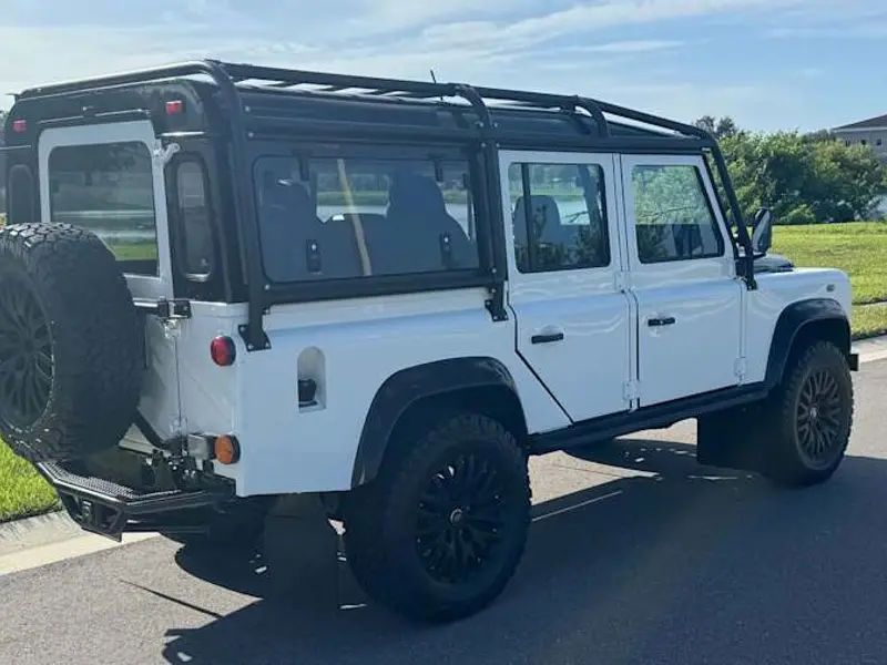 1985 Land Rover Defender — photo 8 of 8