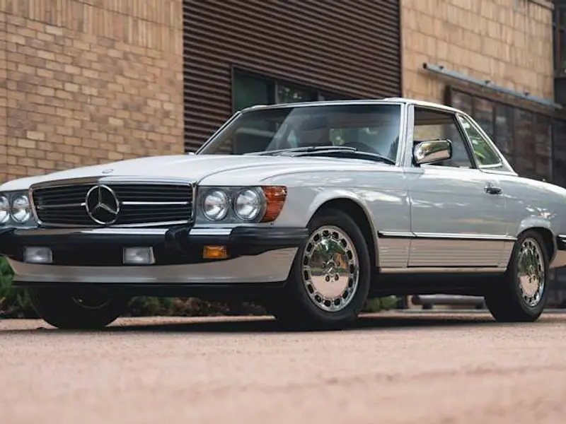 1988 Mercedes-Benz 560SL — photo 1 of 8