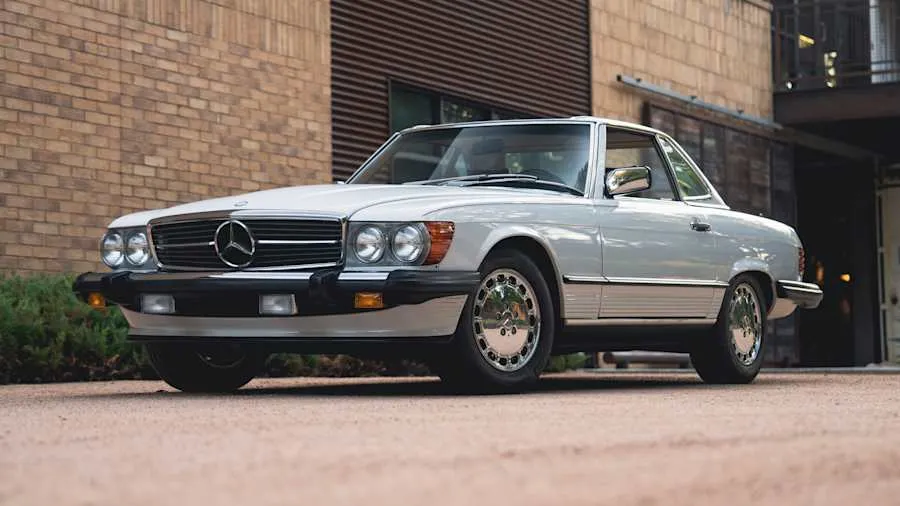 Artic White 1988 Mercedes-Benz 560SL