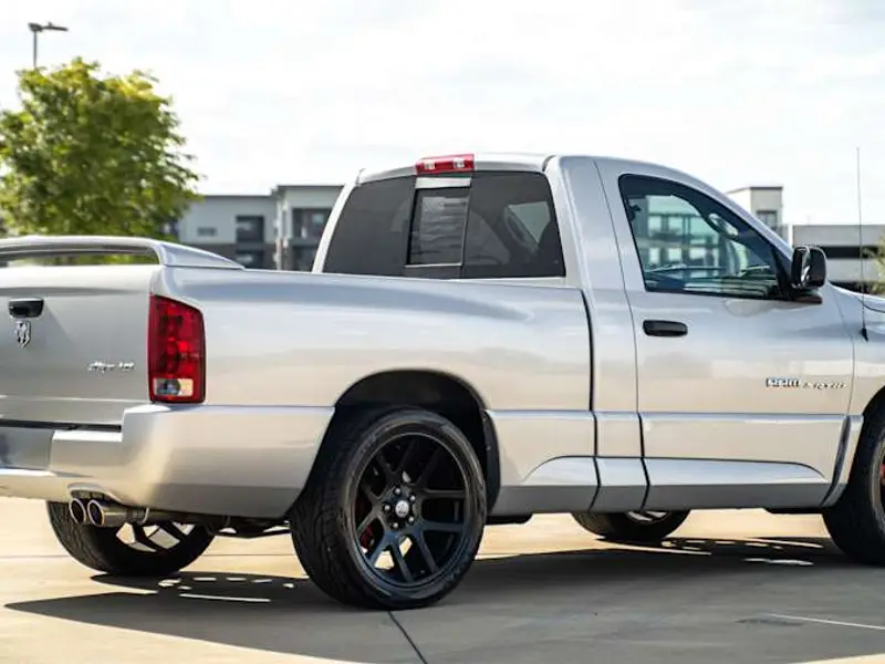 2005 Dodge Ram SRT-10 — photo 2 of 8