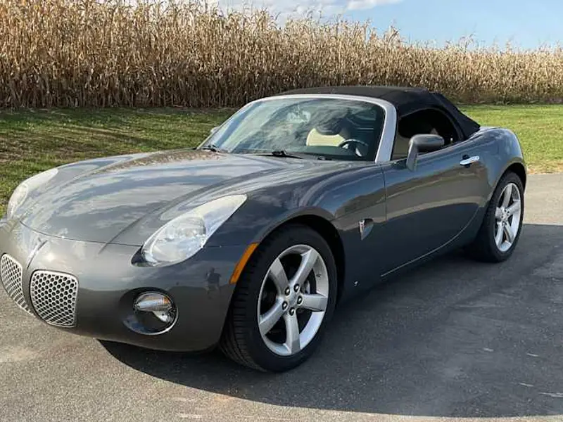 2008 Pontiac Solstice — photo 4 of 8