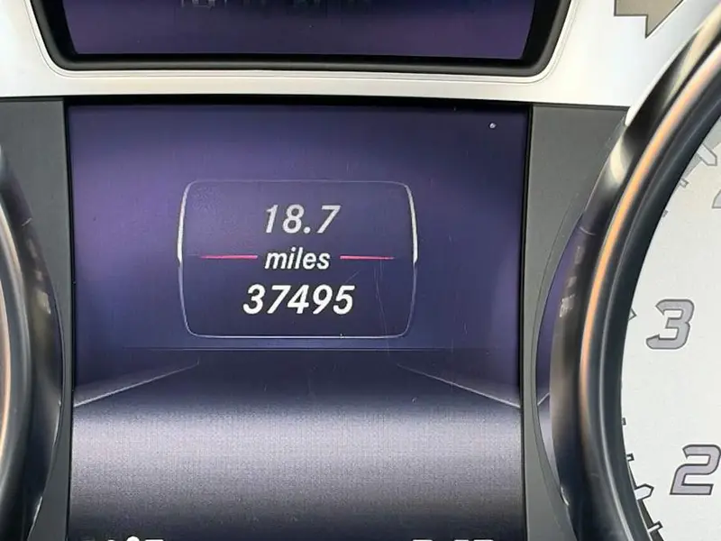 2015 Mercedes-Benz SL550 — photo 8 of 8