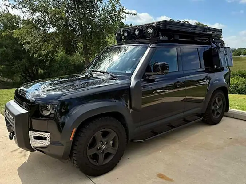 2023 Land Rover Defender 110 S Trek Edition — photo 1 of 8