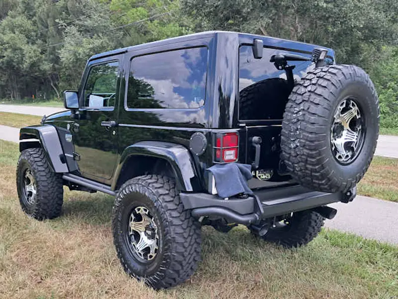 2012 Jeep Wrangler Call of Duty MW3 Edition — photo 3 of 8